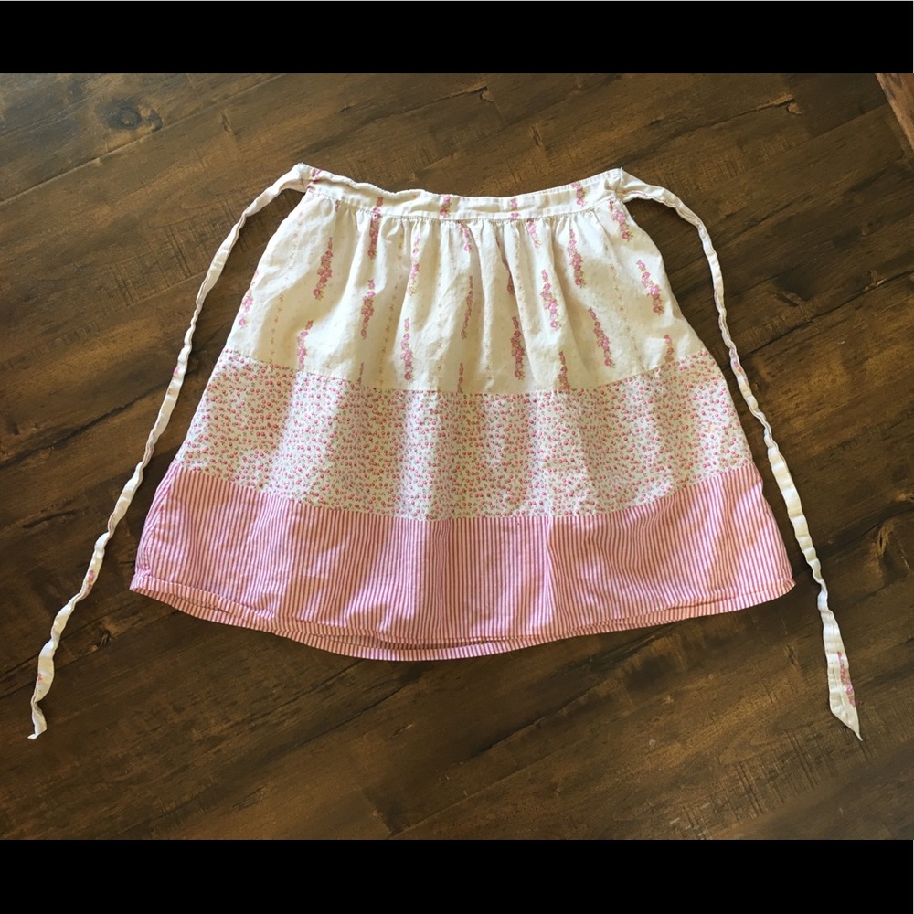 Skirt apron